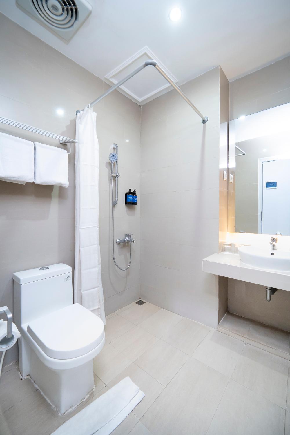 Noola Hotel Cilacap Exteriör bild